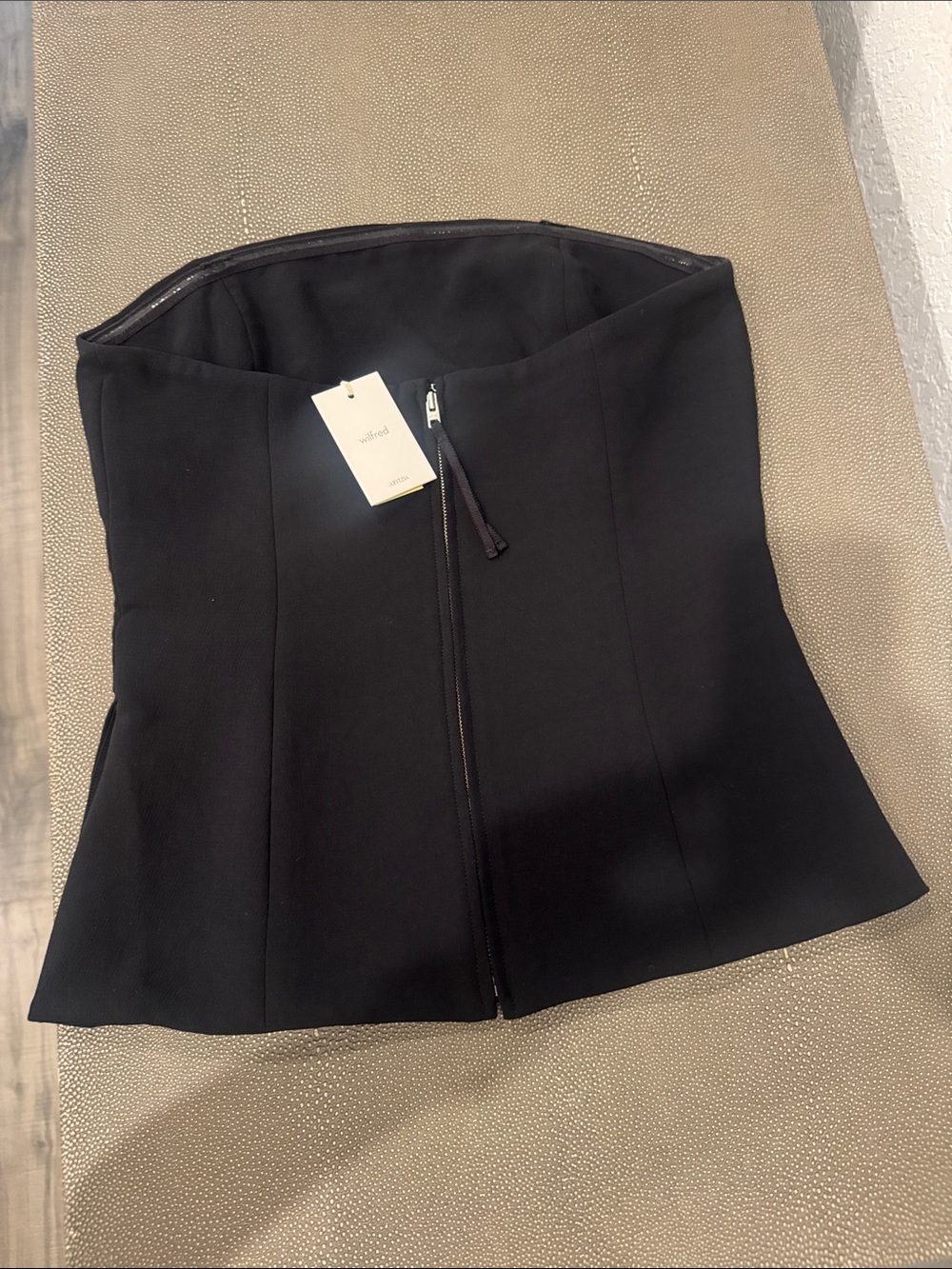 NWT Aritzia Wilfred Posh Black Strapless Tube Top